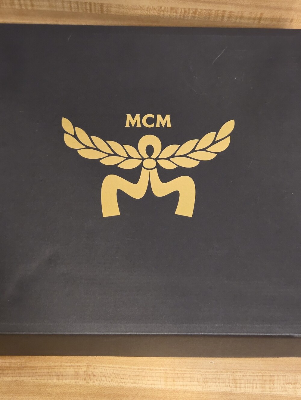 MCM Windchime & Fan Rattan Box - Picture 4 of 4